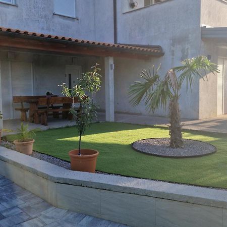 Apartments In Rijeka, Free Parking And Large Terrace, 15Min Drive From The Beach Ngoại thất bức ảnh