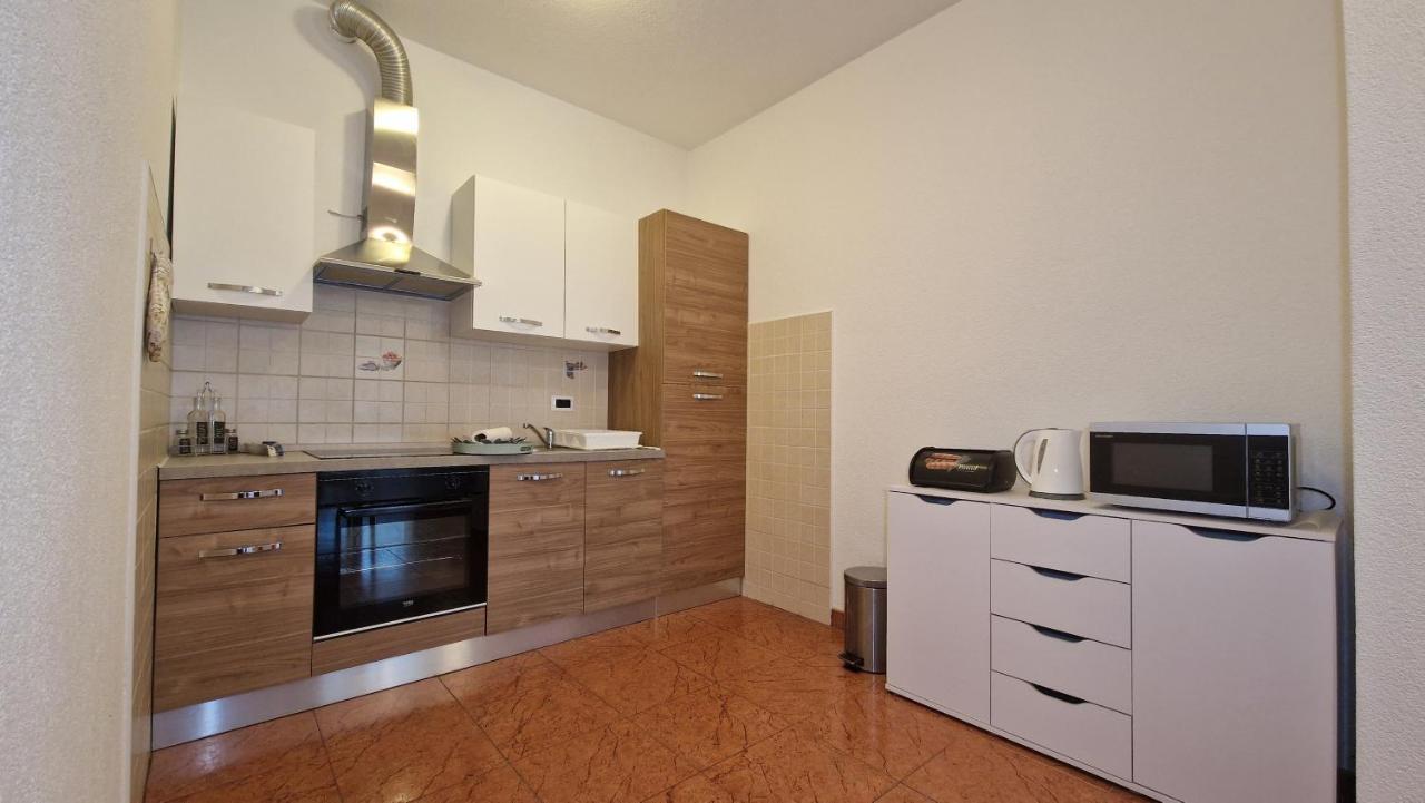 Apartments In Rijeka, Free Parking And Large Terrace, 15Min Drive From The Beach Ngoại thất bức ảnh