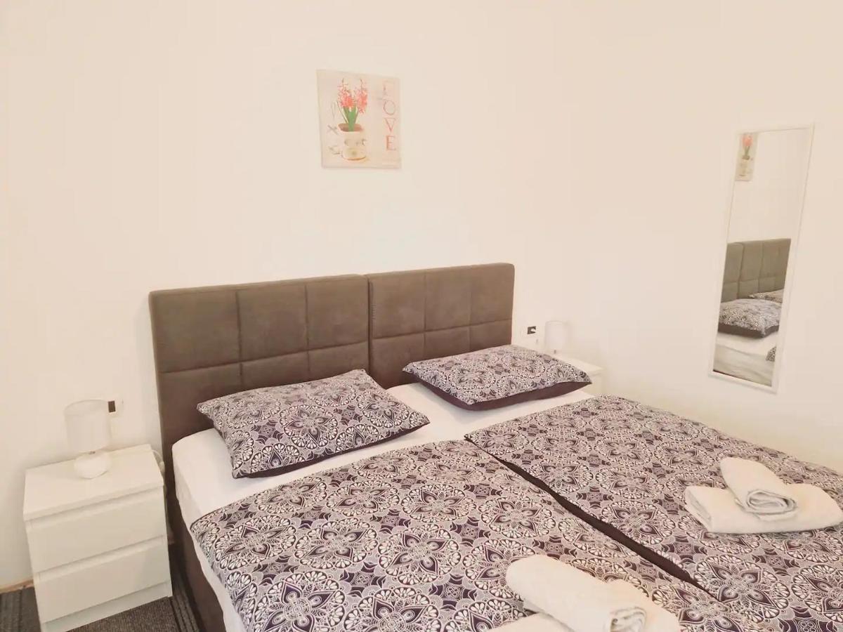 Apartments In Rijeka, Free Parking And Large Terrace, 15Min Drive From The Beach Ngoại thất bức ảnh