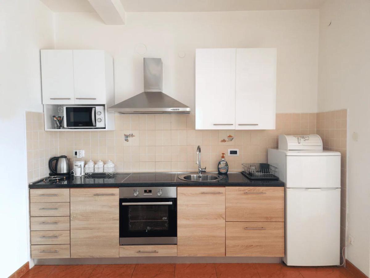 Apartments In Rijeka, Free Parking And Large Terrace, 15Min Drive From The Beach Ngoại thất bức ảnh