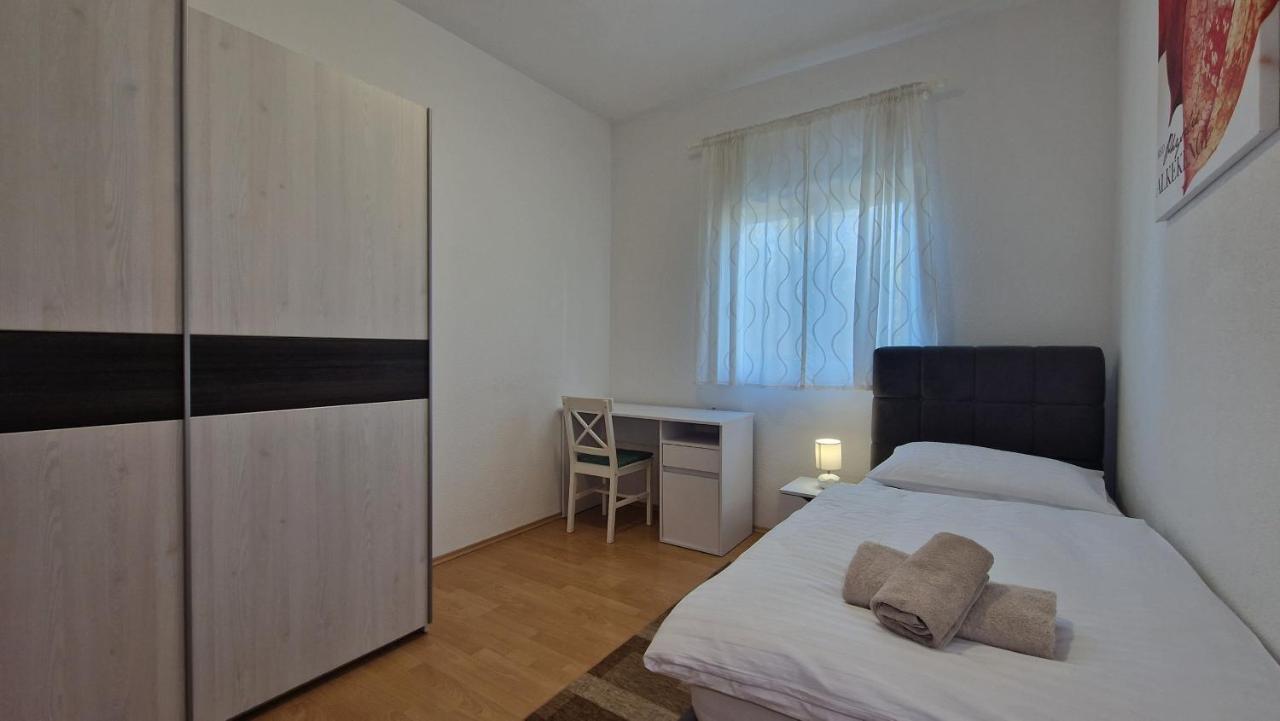 Apartments In Rijeka, Free Parking And Large Terrace, 15Min Drive From The Beach Ngoại thất bức ảnh