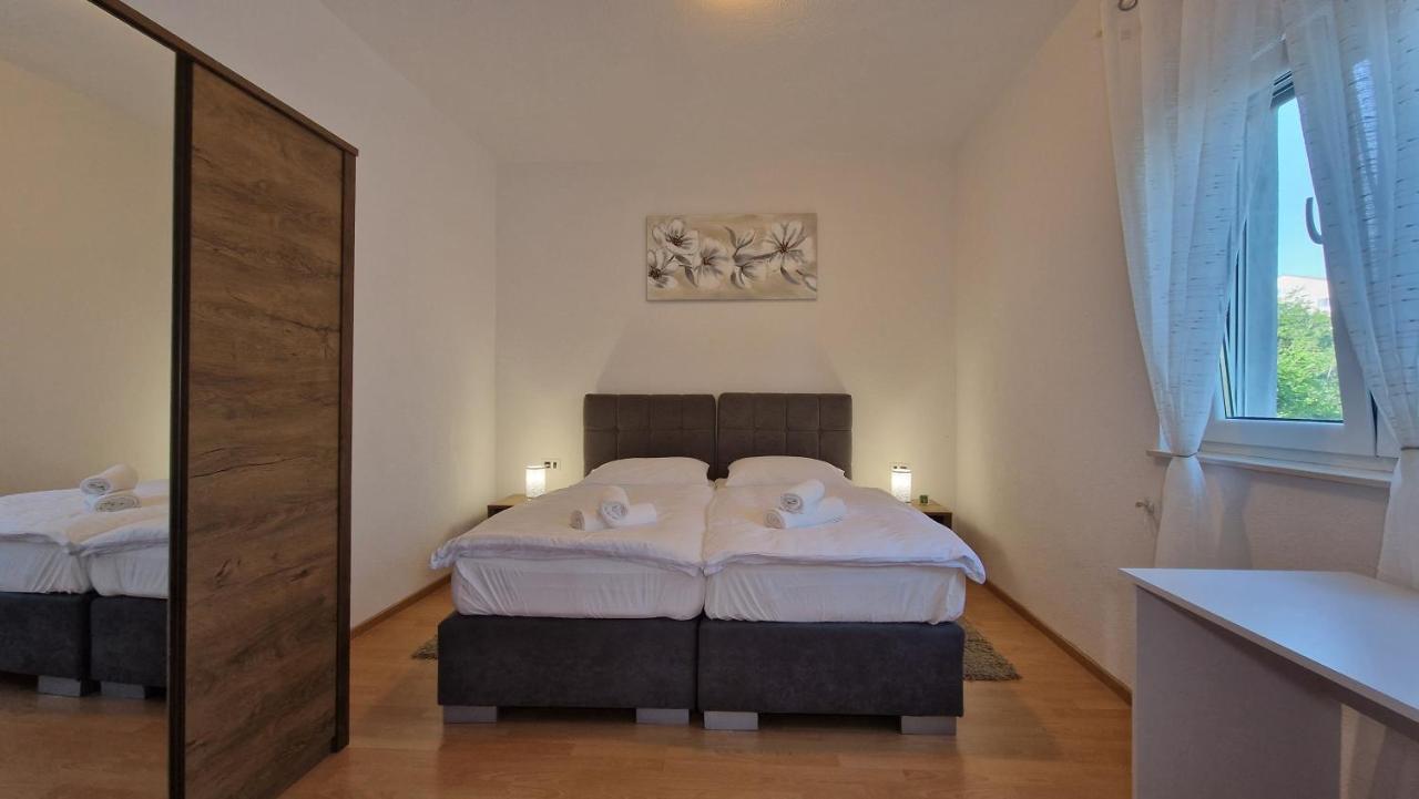 Apartments In Rijeka, Free Parking And Large Terrace, 15Min Drive From The Beach Ngoại thất bức ảnh