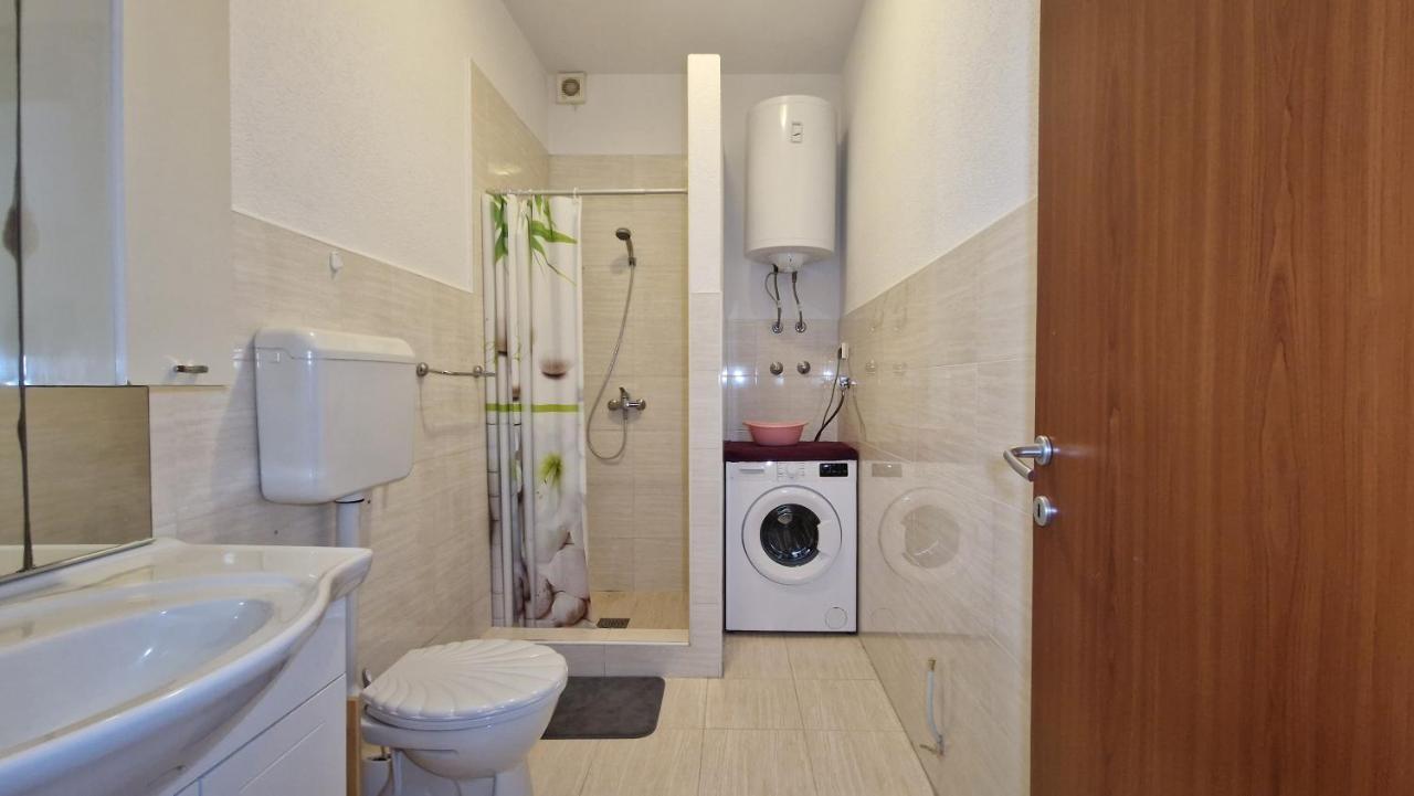 Apartments In Rijeka, Free Parking And Large Terrace, 15Min Drive From The Beach Ngoại thất bức ảnh
