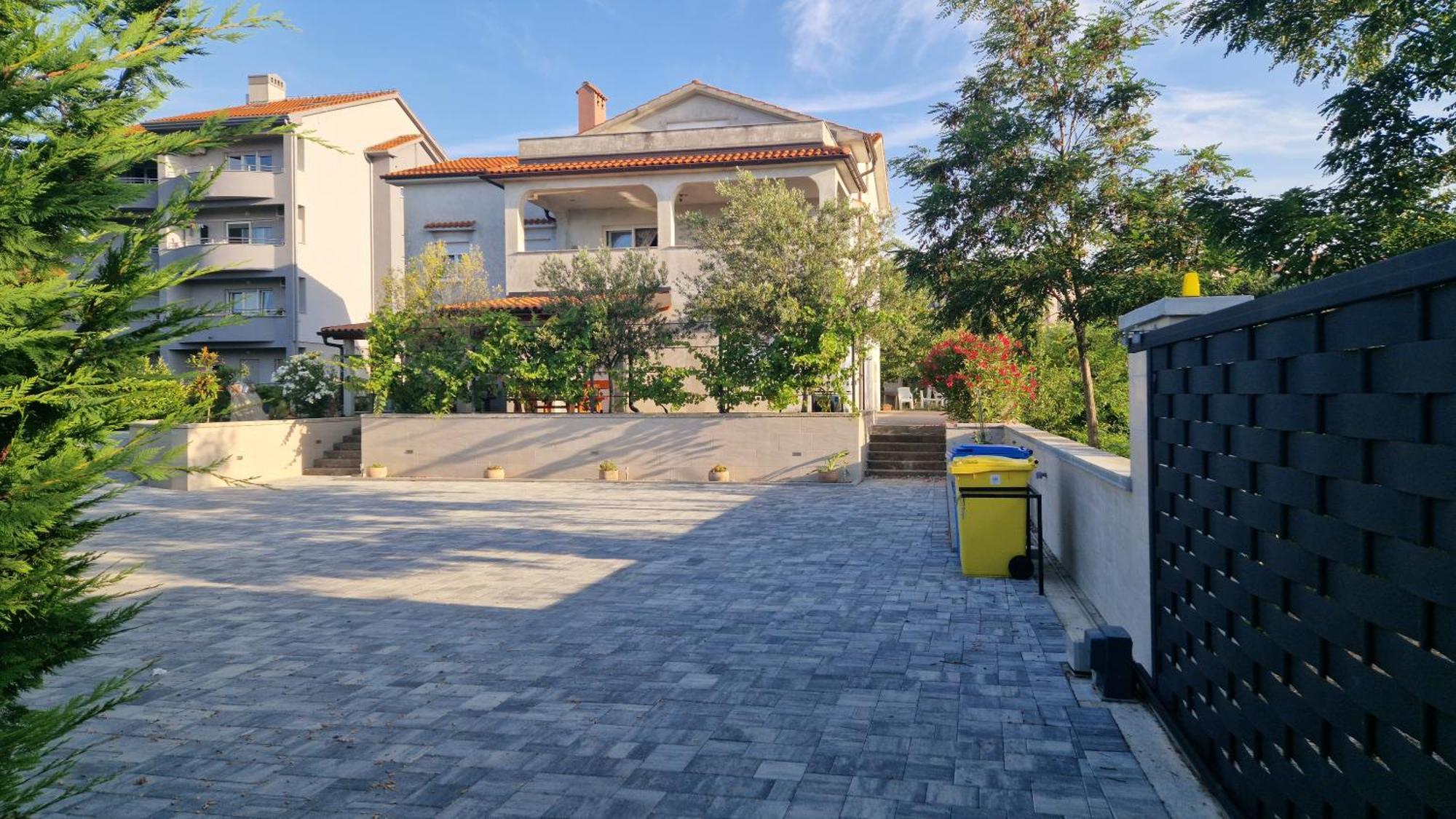 Apartments In Rijeka, Free Parking And Large Terrace, 15Min Drive From The Beach Ngoại thất bức ảnh